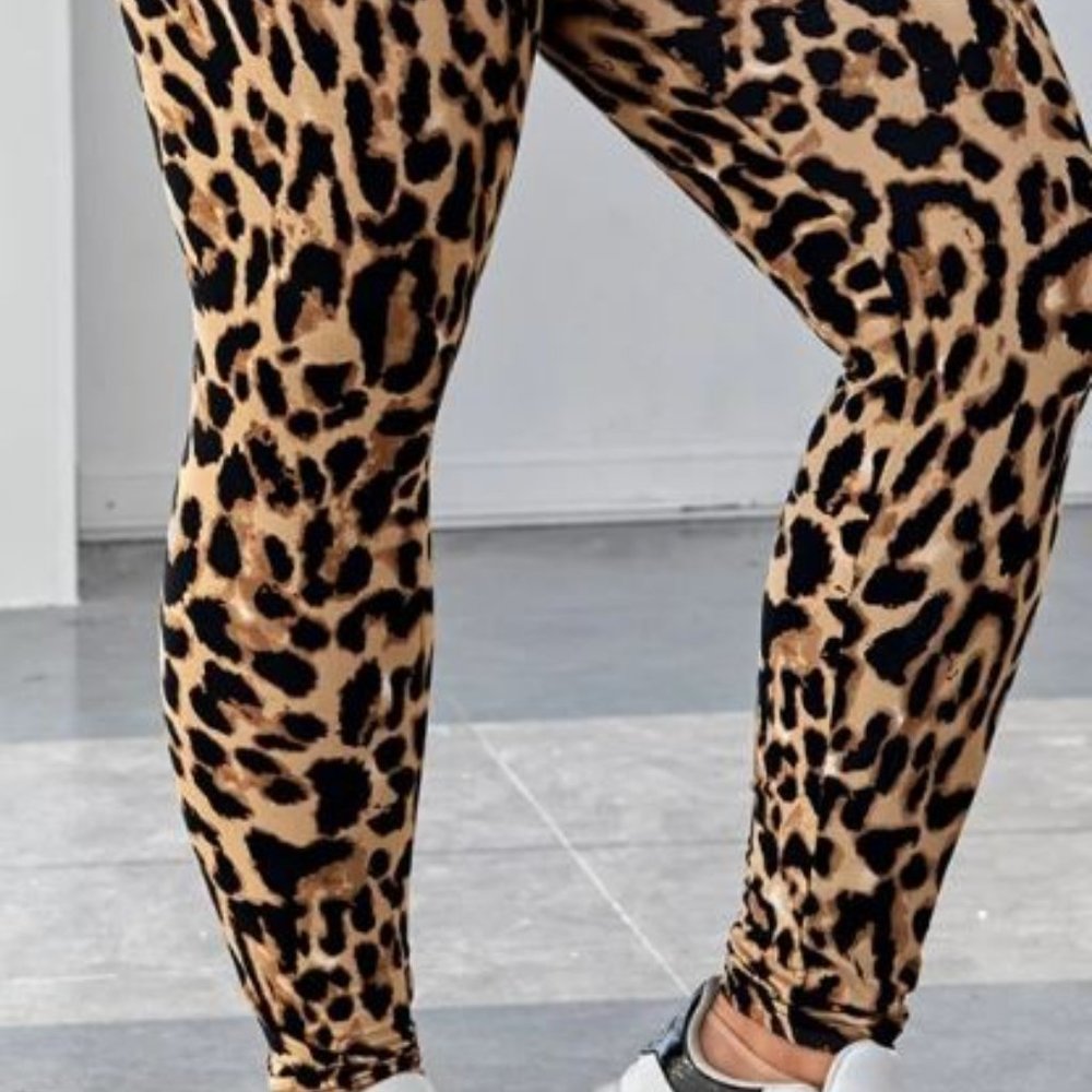 NEVER WORN - PLUS SIZE 2XL (16) - Plus Leopard Print Leggings